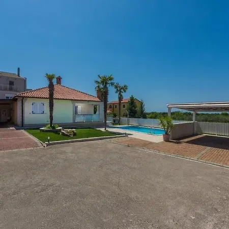 Andrea Novigrad Istria